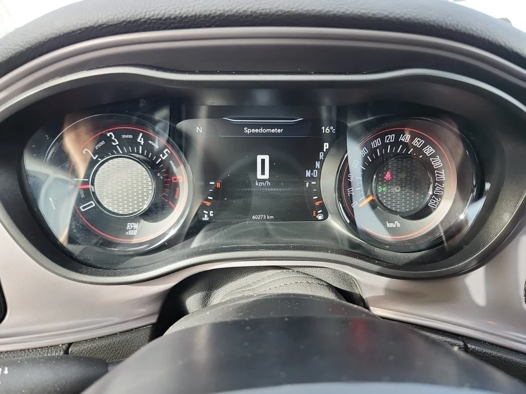 Dodge Challenger * R/T * CARFAX *  - изображение 9