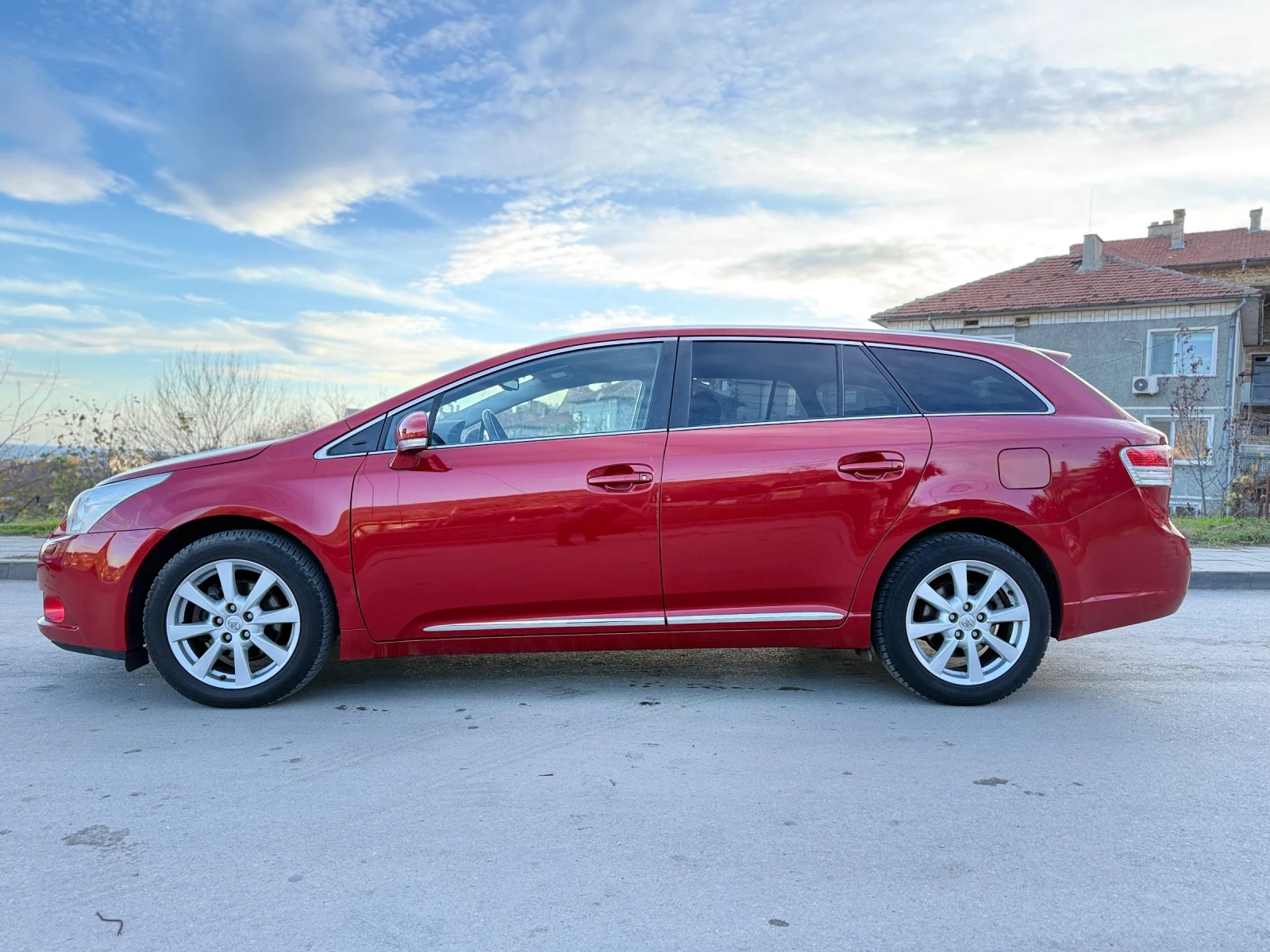 Toyota Avensis 2.0 Автоматик Навигация Климатроник 166000км - изображение 2