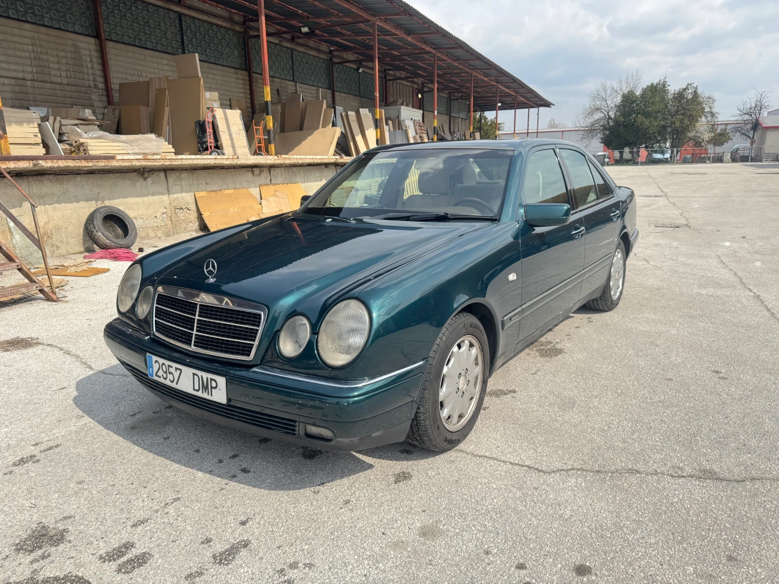 Mercedes-Benz E 320