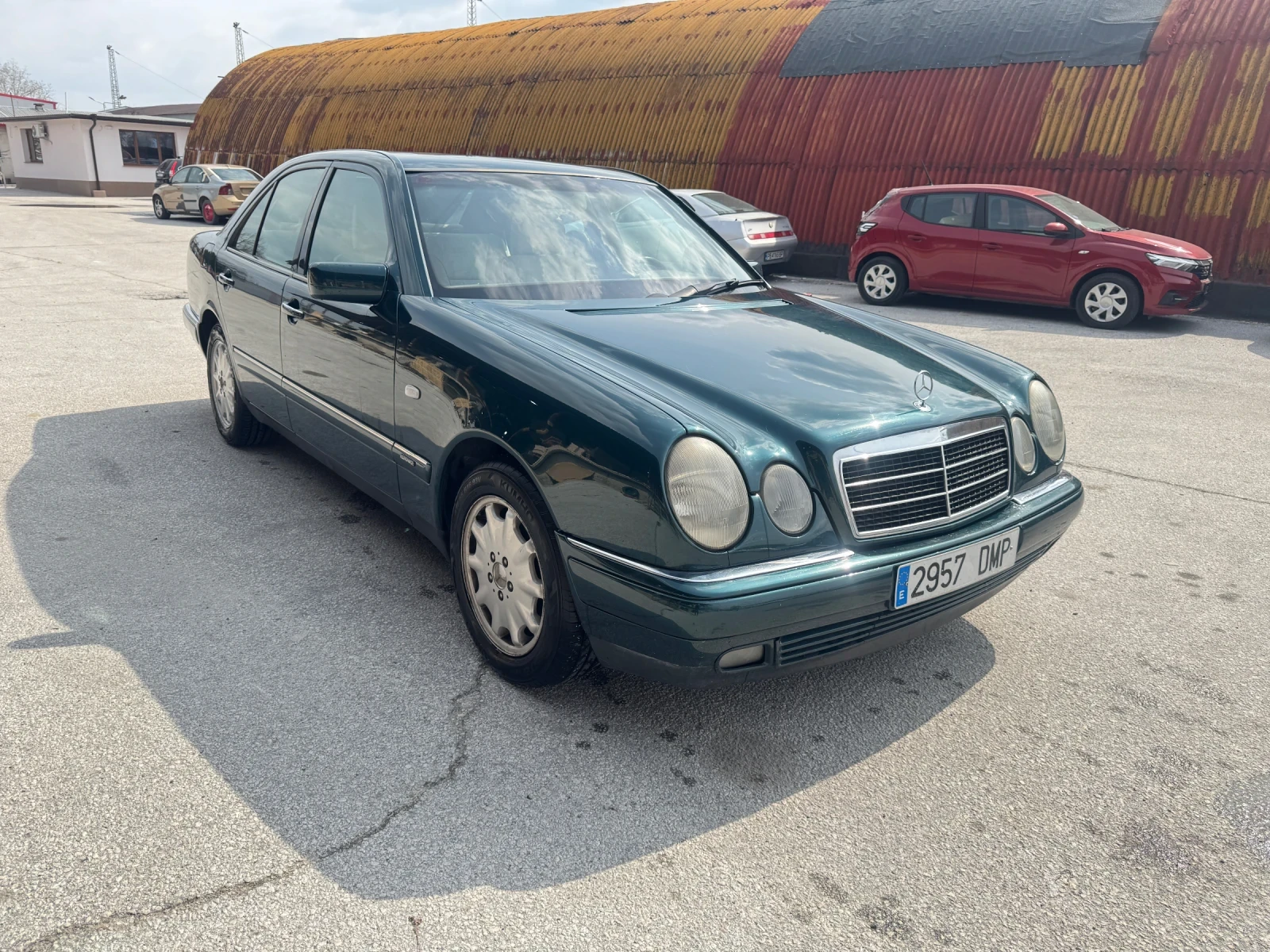 Mercedes-Benz E 320, снимка 2 - Автомобили и джипове - 53927847