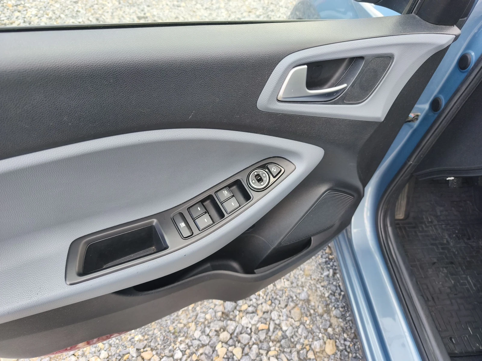 Hyundai I20, снимка 14 - Автомобили и джипове - 54031796