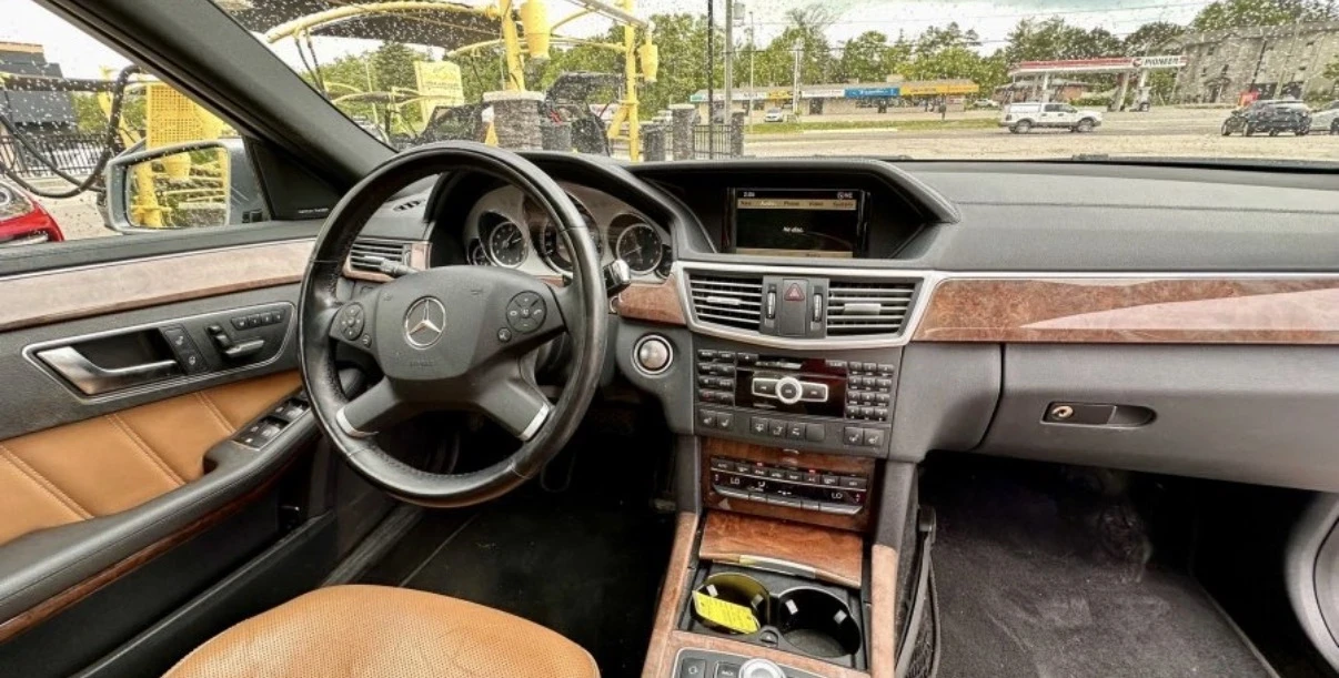 Mercedes-Benz E 500 550 4Matic Обдухване Панорама Сервизна история , снимка 6 - Автомобили и джипове - 54066130