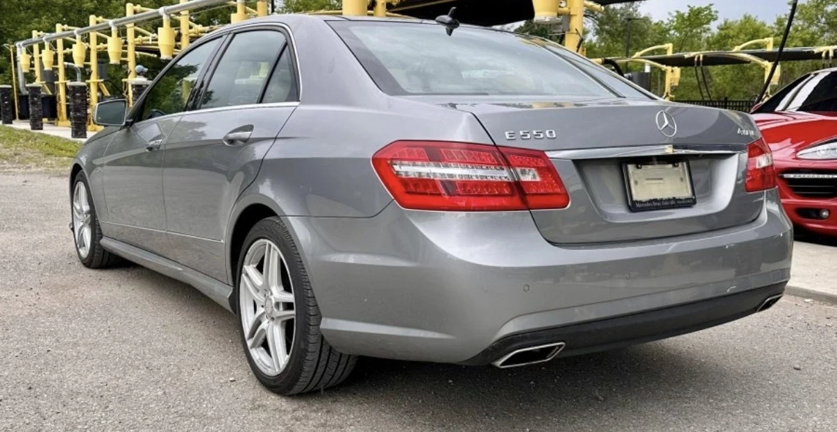 Mercedes-Benz E 500 550 4Matic Обдухване Панорама Сервизна история , снимка 2 - Автомобили и джипове - 54066130