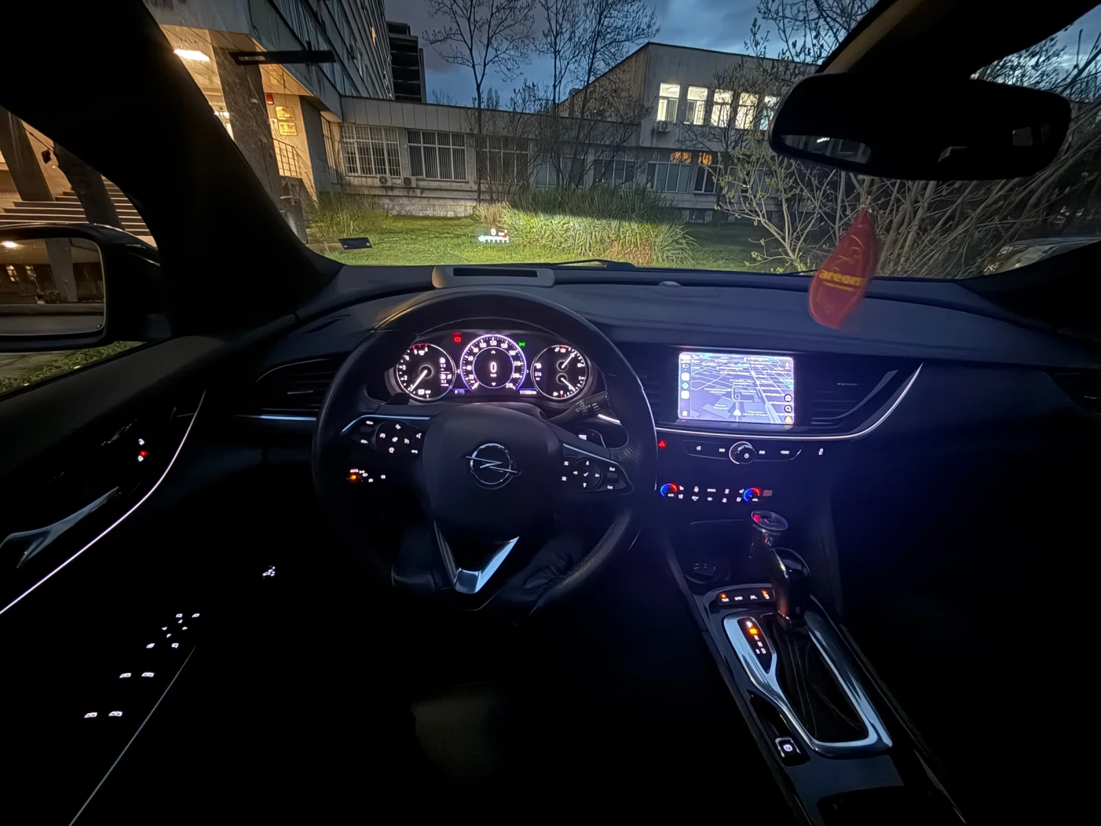 Opel Insignia, снимка 2 - Автомобили и джипове - 54094652