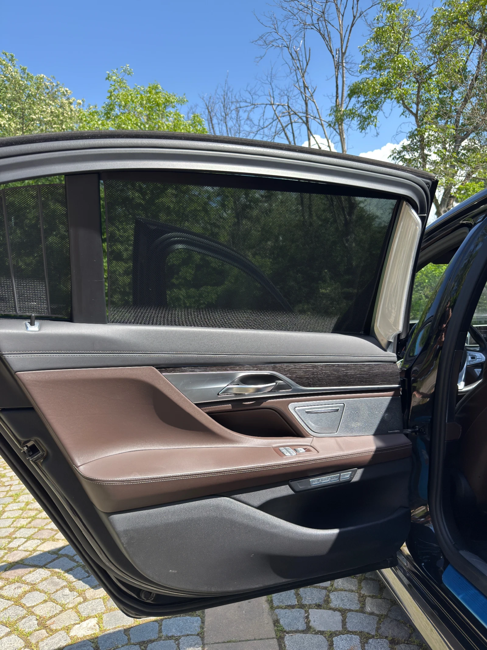 BMW 750 LI X-Drive, снимка 16 - Автомобили и джипове - 54543139
