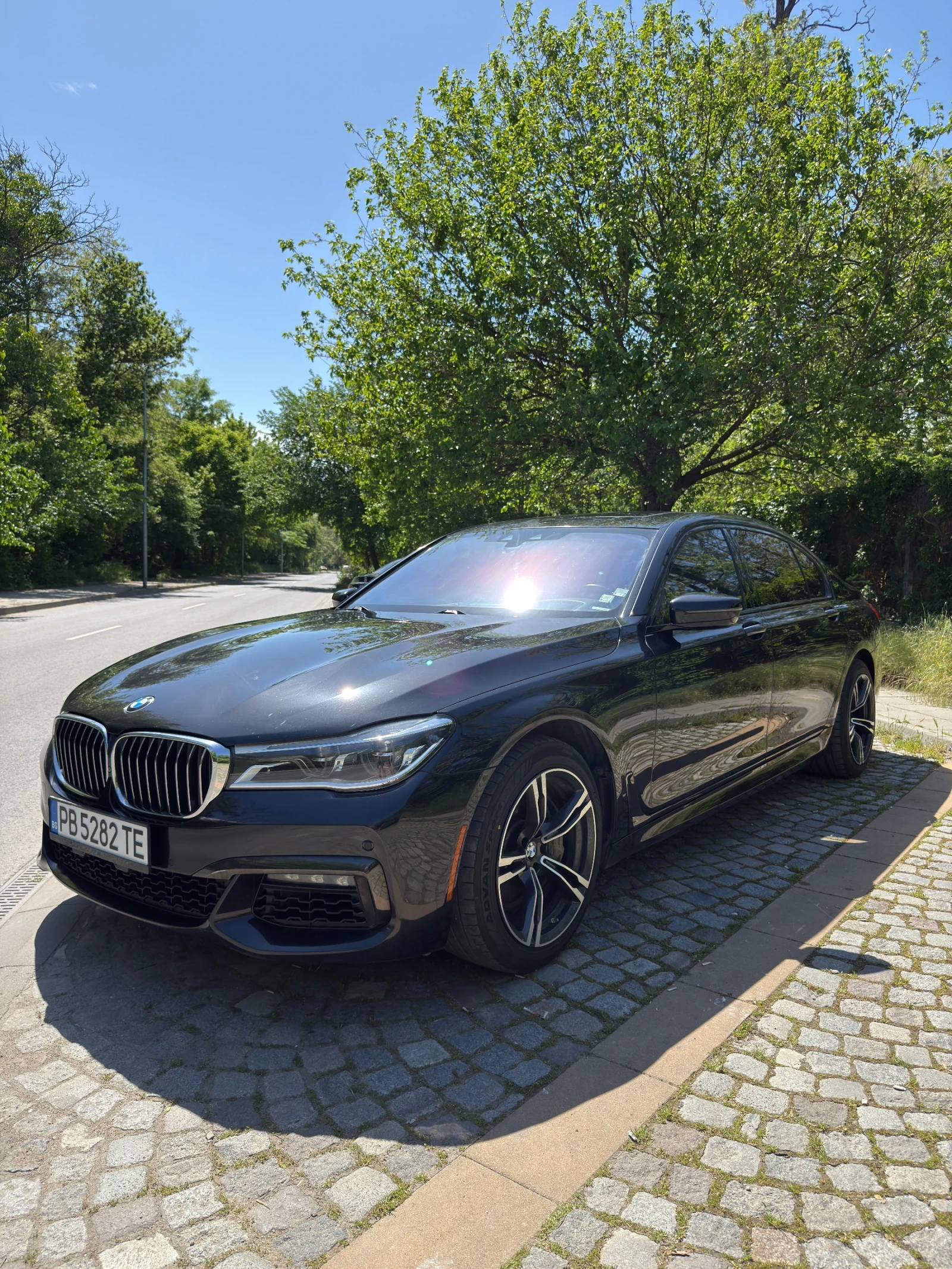 BMW 750 LI X-Drive, снимка 2 - Автомобили и джипове - 54543139
