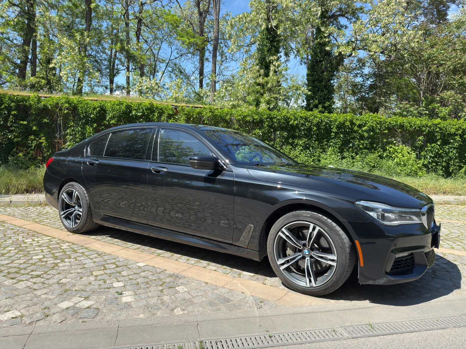 BMW 750 LI X-Drive, снимка 3 - Автомобили и джипове - 54543139