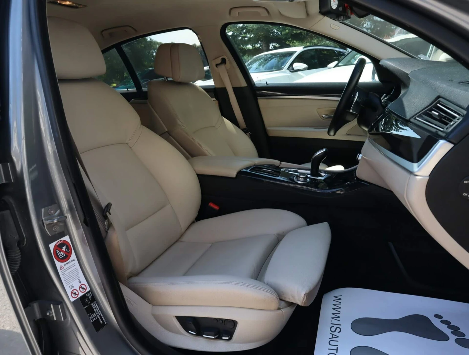 BMW 530 3.0d/xDrive/PDC/M-Packet/Камера/Мемори, снимка 8 - Автомобили и джипове - 55409200
