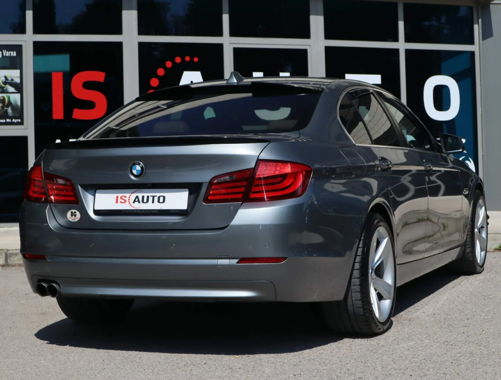 BMW 530 3.0d/xDrive/PDC/M-Packet/Камера/Мемори, снимка 6 - Автомобили и джипове - 55409200