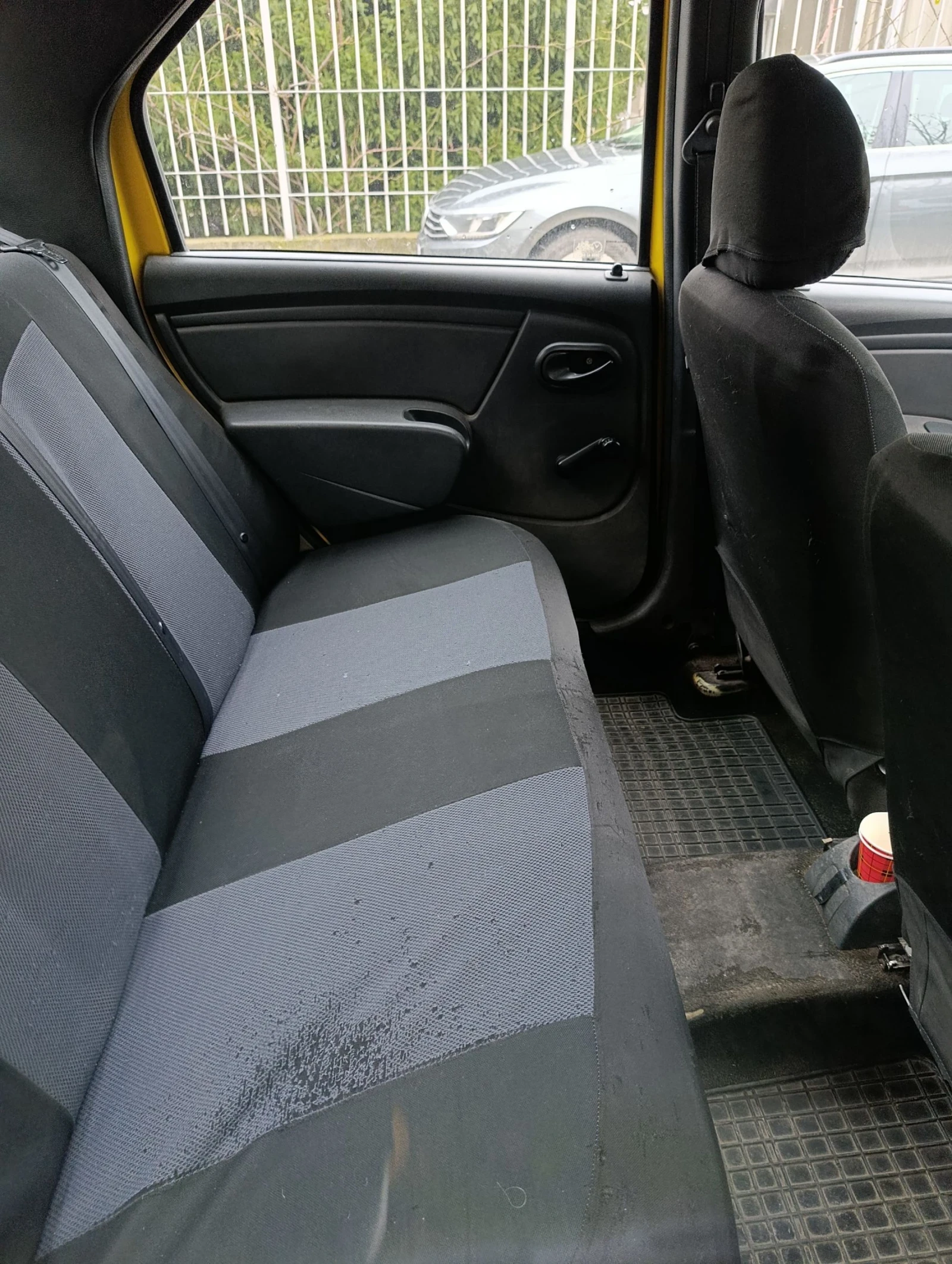 Dacia Logan, снимка 9 - Автомобили и джипове - 55415266