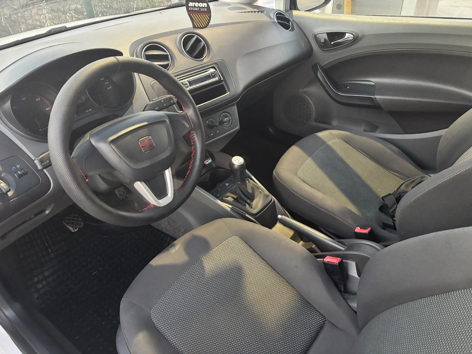 Seat Ibiza, снимка 5 - Автомобили и джипове - 55467184