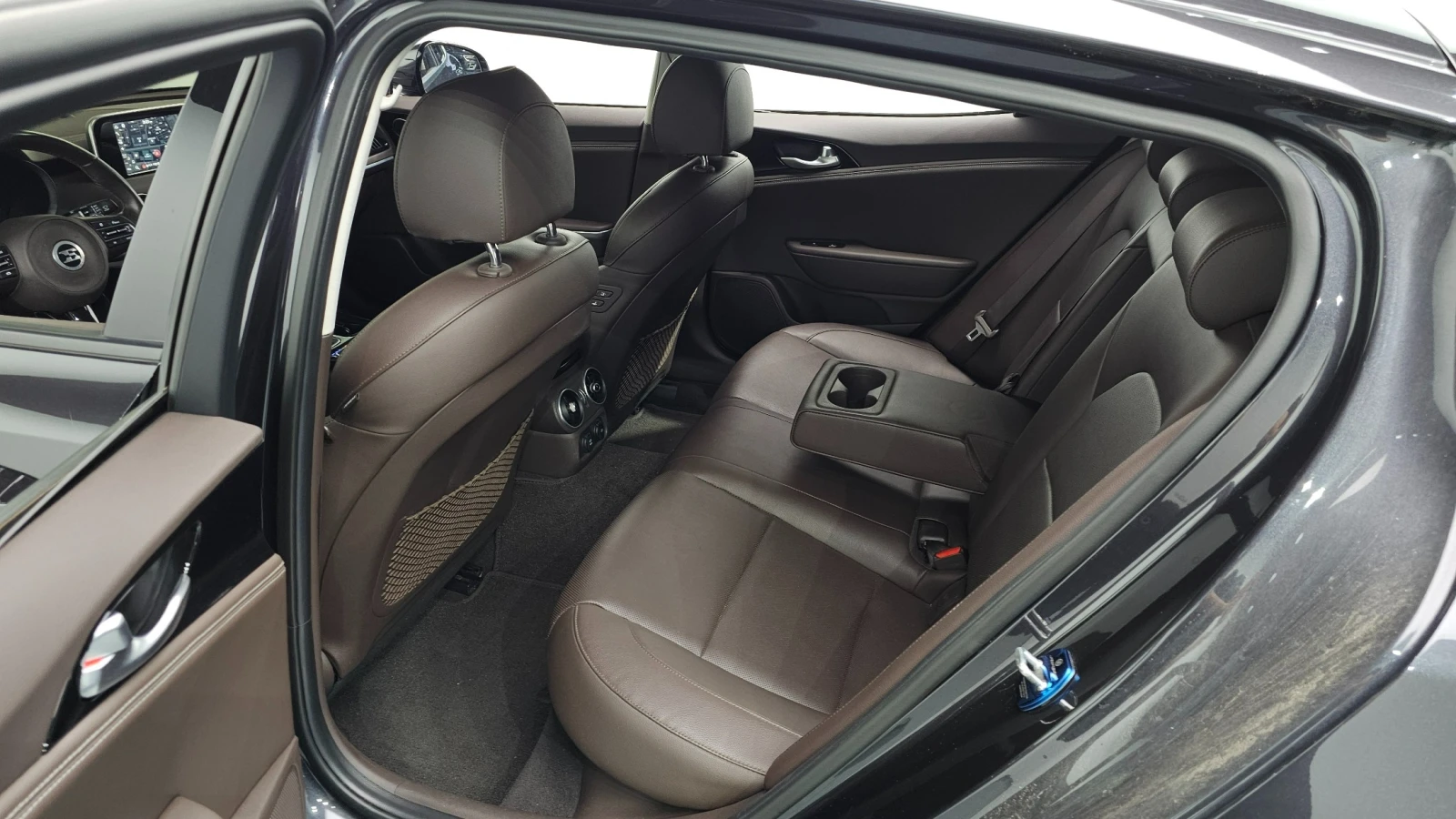 Kia Stinger 2.2 Diesel 2WD, снимка 13 - Автомобили и джипове - 55509697