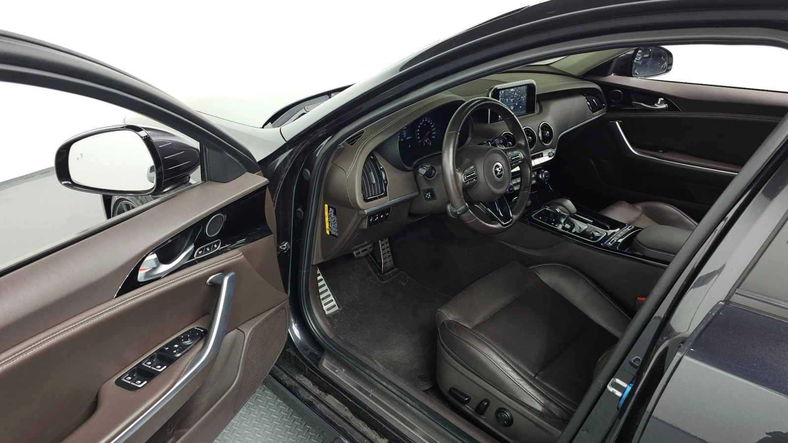 Kia Stinger 2.2 Diesel 2WD, снимка 5 - Автомобили и джипове - 55509697