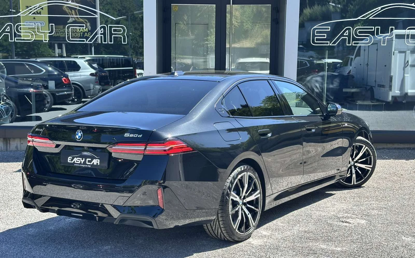 BMW 520 D xDrive M /Camera/Harman Kardon, снимка 3 - Автомобили и джипове - 55523739