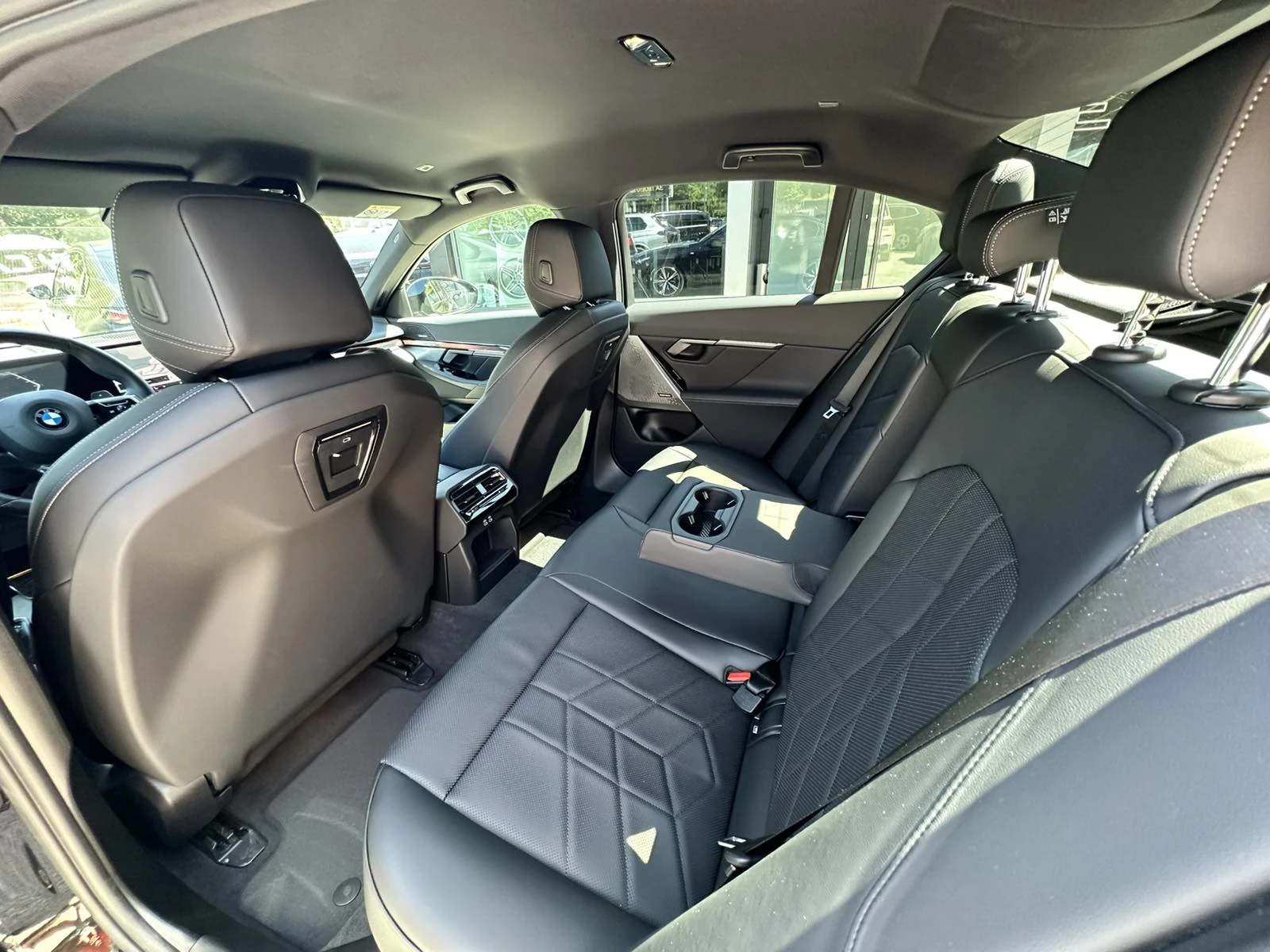 BMW 520 D xDrive M /Camera/Harman Kardon, снимка 16 - Автомобили и джипове - 55523739