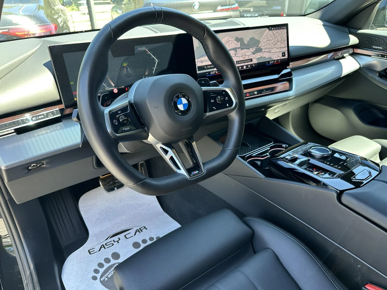 BMW 520 D xDrive M /Camera/Harman Kardon, снимка 9 - Автомобили и джипове - 55523739