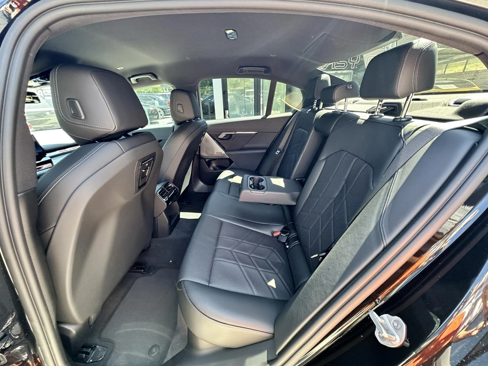 BMW 520 D xDrive M /Camera/Harman Kardon, снимка 15 - Автомобили и джипове - 55523739