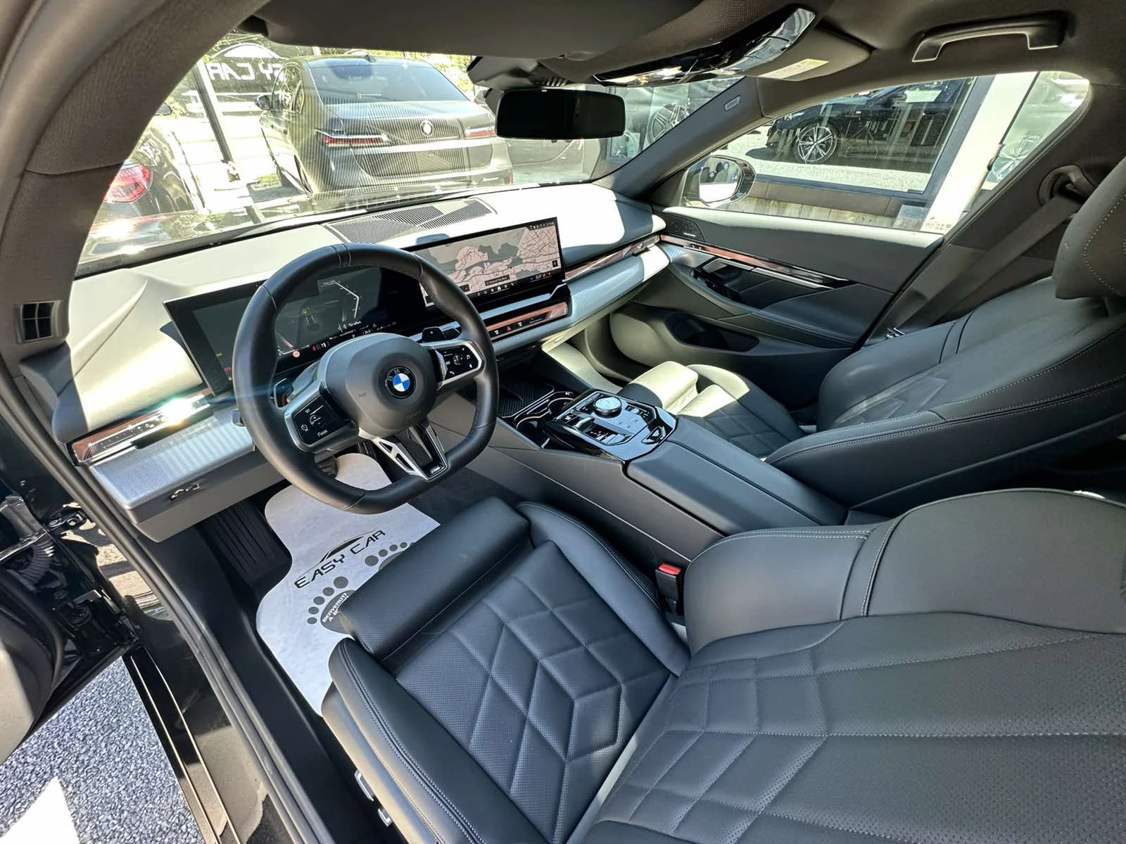 BMW 520 D xDrive M /Camera/Harman Kardon, снимка 8 - Автомобили и джипове - 55523739