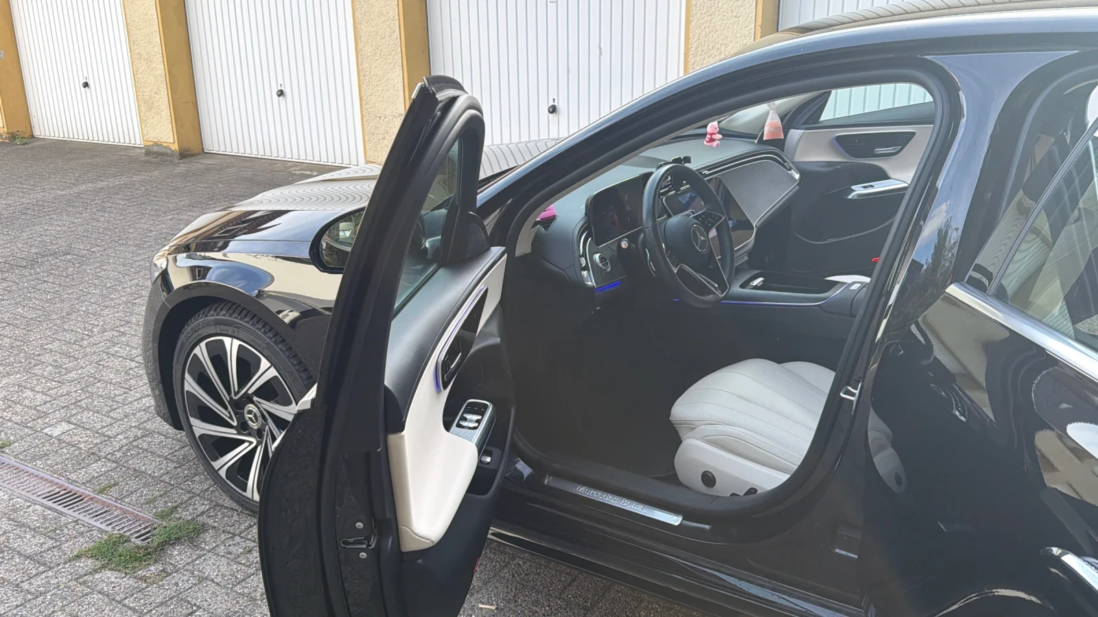 Mercedes-Benz E 200 W214, снимка 15 - Автомобили и джипове - 55620710