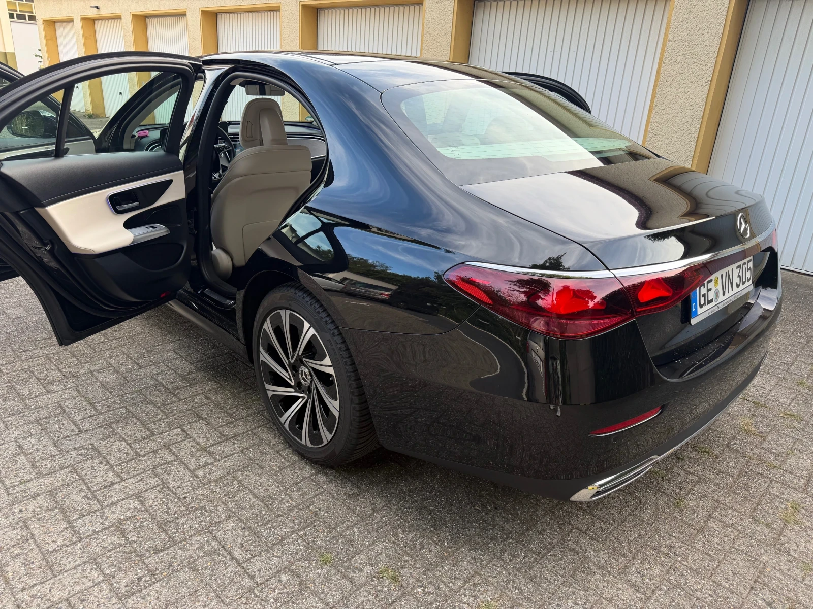 Mercedes-Benz E 200 W214, снимка 6 - Автомобили и джипове - 55620710