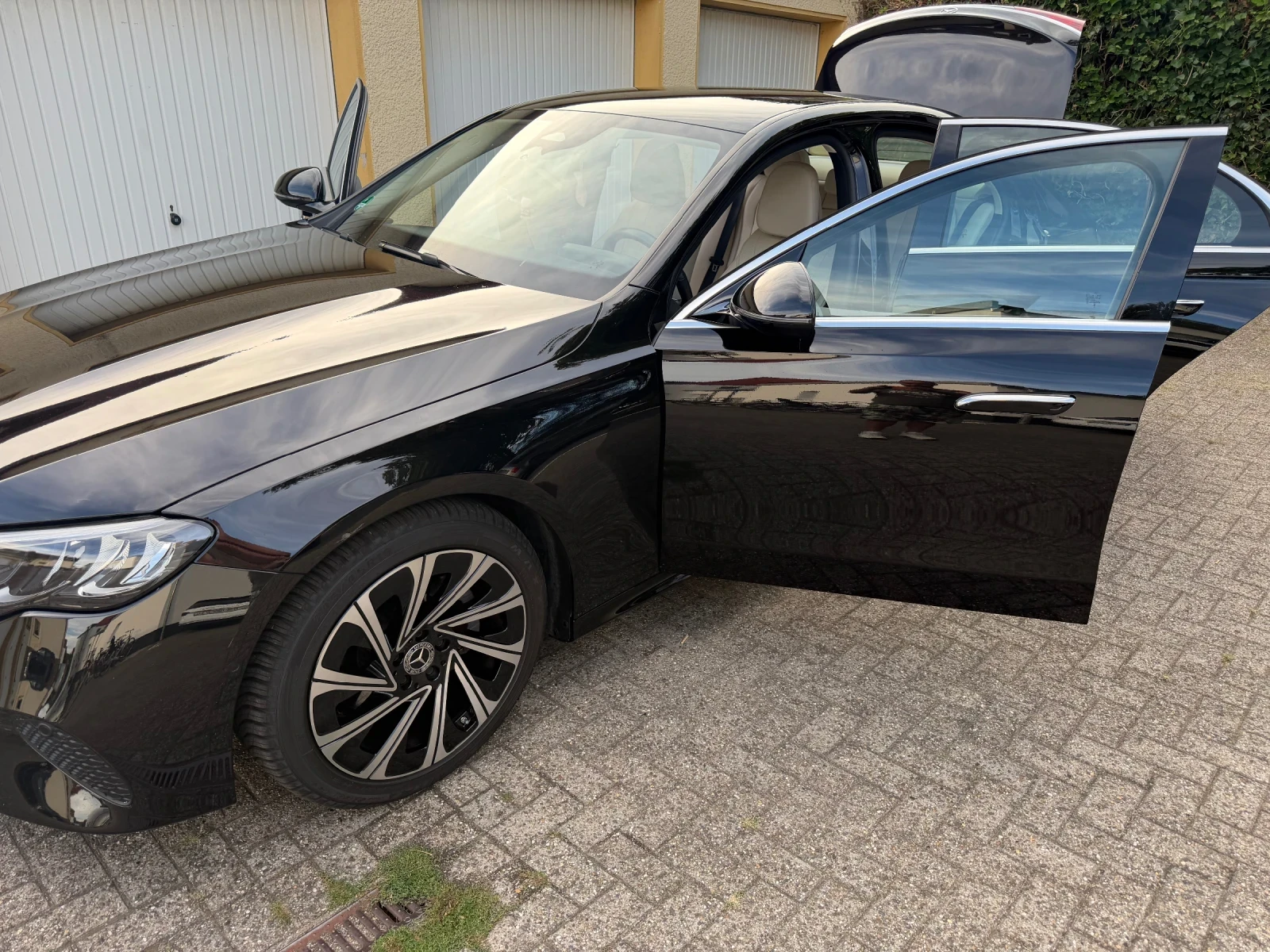 Mercedes-Benz E 200 W214, снимка 10 - Автомобили и джипове - 55620710