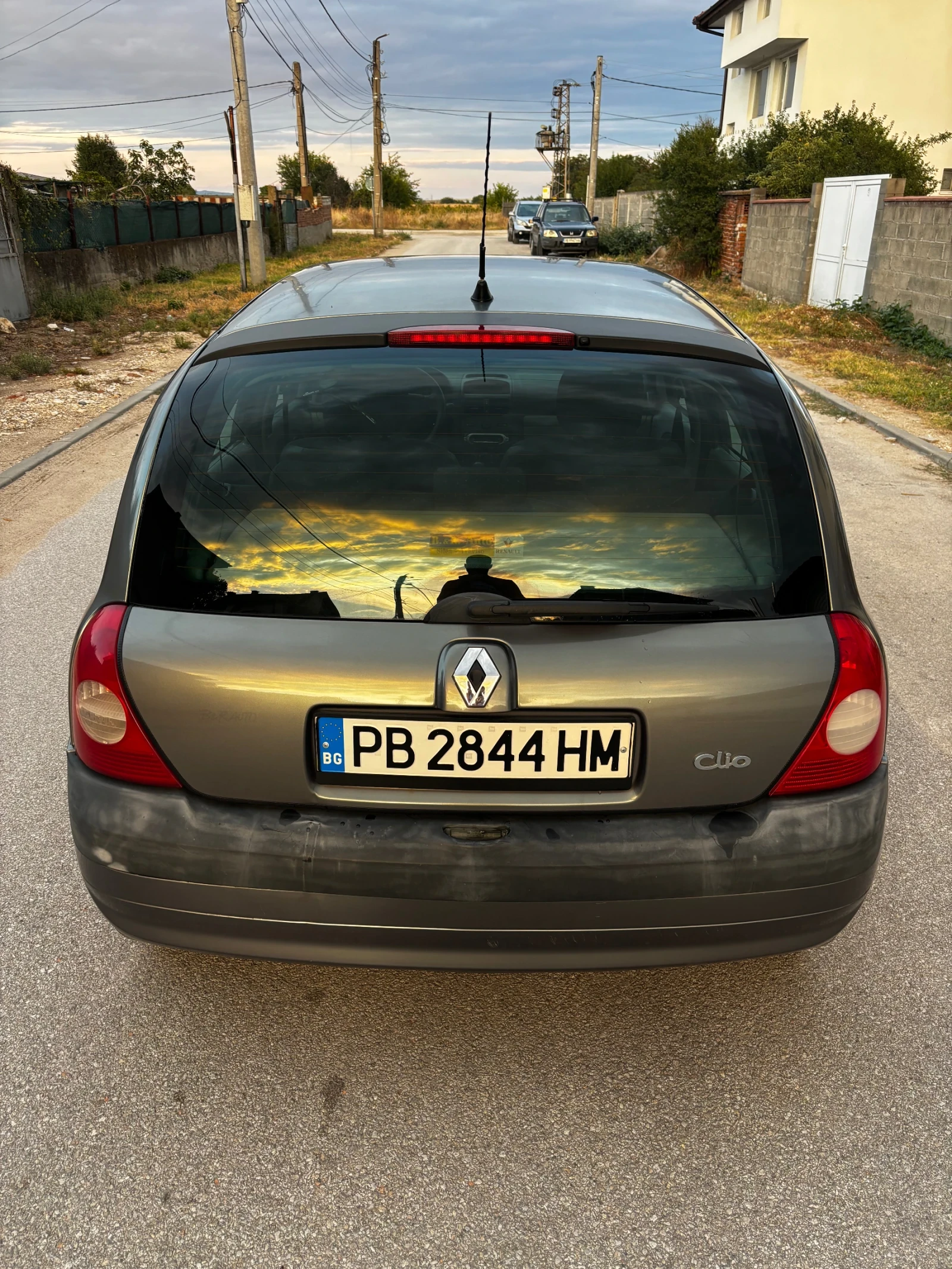 Renault Clio, снимка 3 - Автомобили и джипове - 56087535