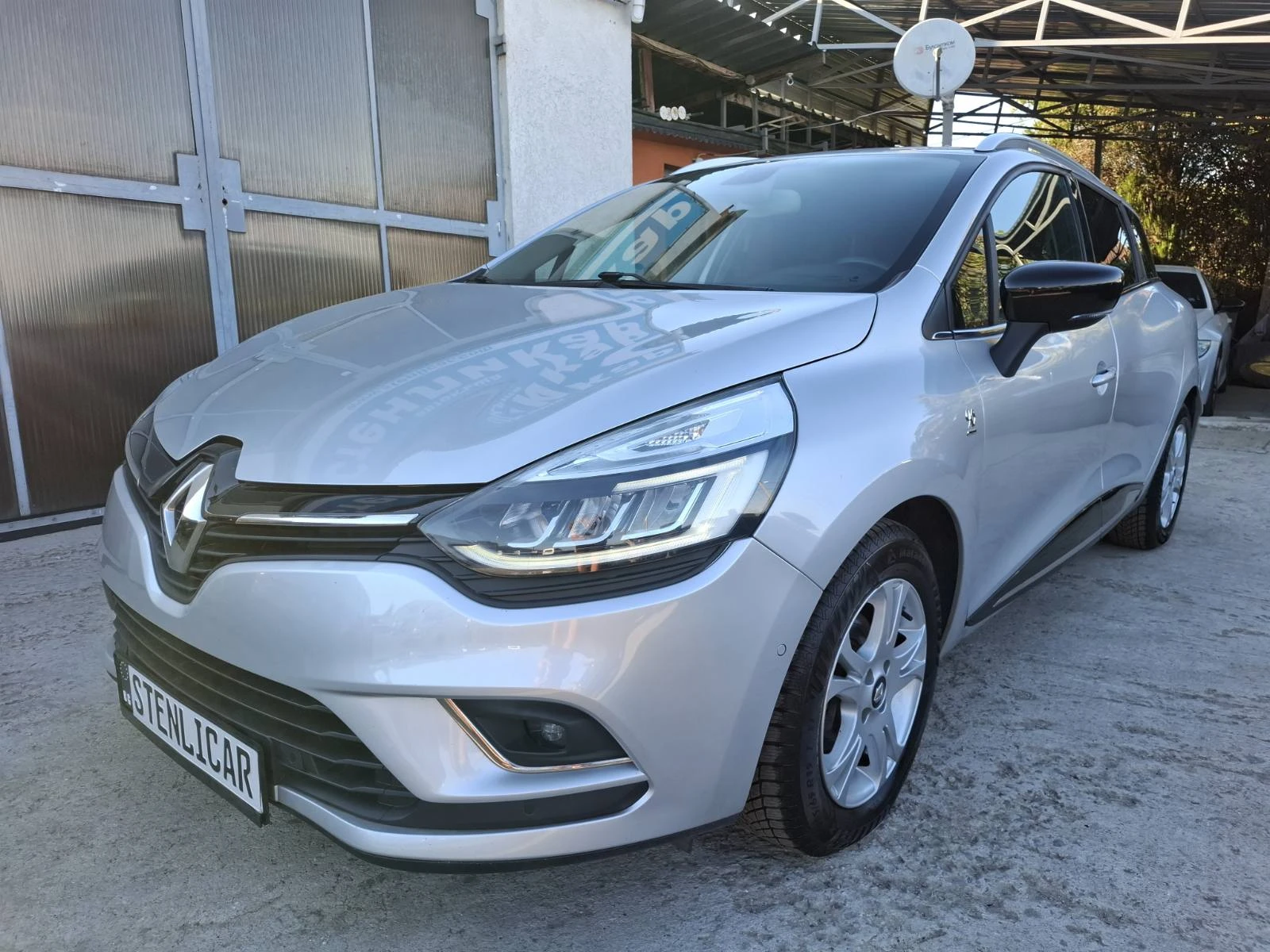 Renault Clio Clio Grandtour 1.2 TCe, снимка 3 - Автомобили и джипове - 56217518