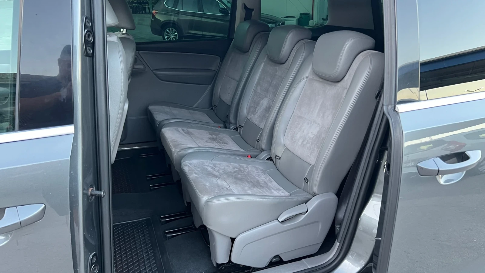 VW Sharan 2.0TDI DSG, снимка 11 - Автомобили и джипове - 56346506