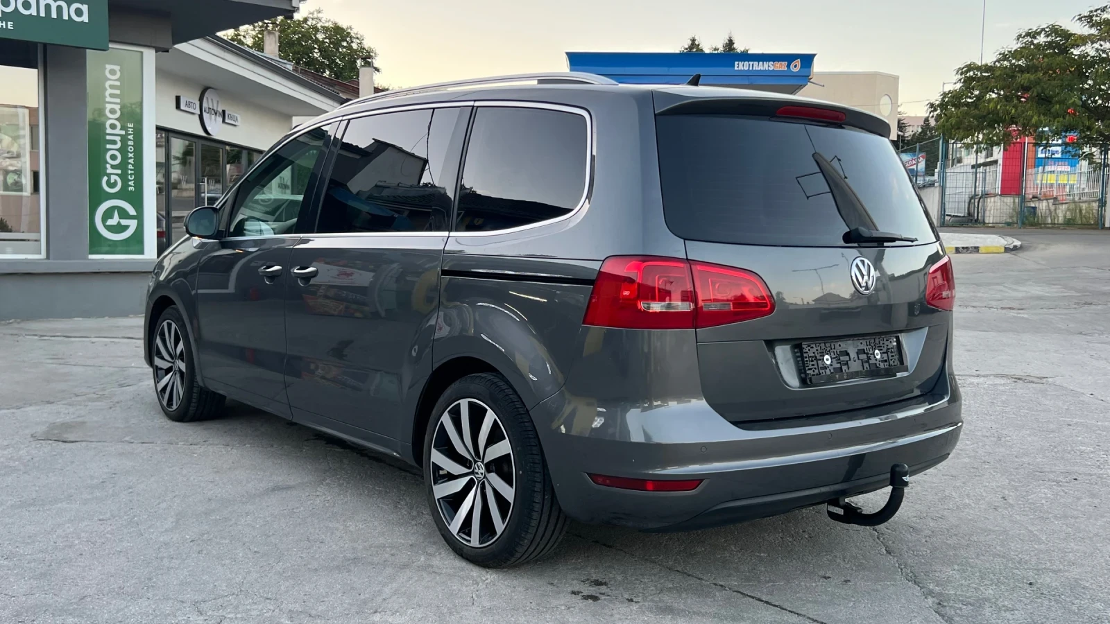 VW Sharan 2.0TDI DSG, снимка 6 - Автомобили и джипове - 56346506