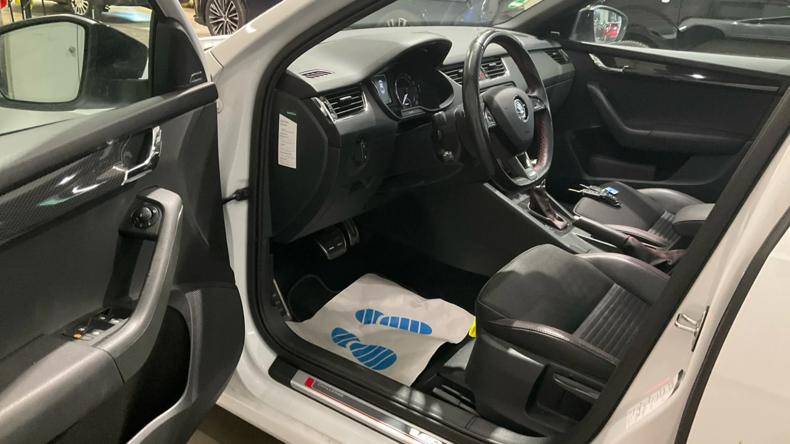 Skoda Octavia VRS Challenge 2.0TSI, снимка 12 - Автомобили и джипове - 56363014