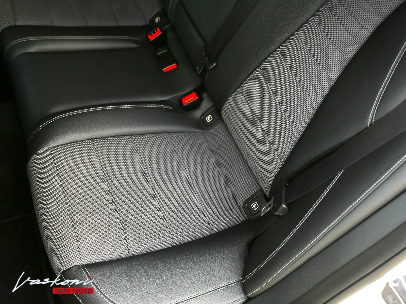 Mercedes-Benz E 220 d AVANTGARDE/360/9G | Mobile.bg � ����������� 16