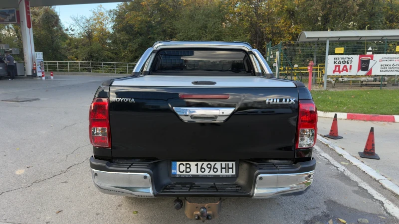 Toyota Hilux, снимка 10 - Автомобили и джипове - 52529386