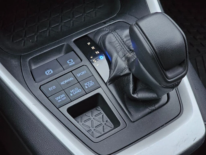 Toyota Rav4 LE AWD* подгрев* задна камера* 3 режима на каране*, снимка 15 - Автомобили и джипове - 52935738