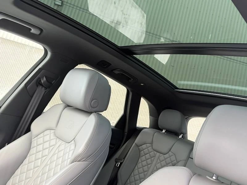 Audi SQ5 * Technik  * ДИСТРОНИК * 360 * NAVI * ПОДГРЕВ, снимка 11 - Автомобили и джипове - 53344236