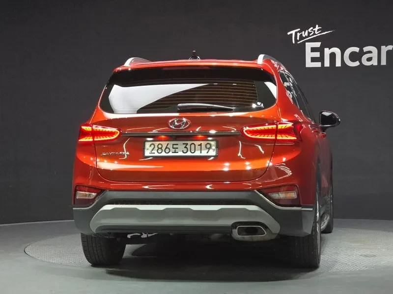 Hyundai Santa fe 2.0T 2WD EXCLUSIVE, снимка 4 - Автомобили и джипове - 55801357