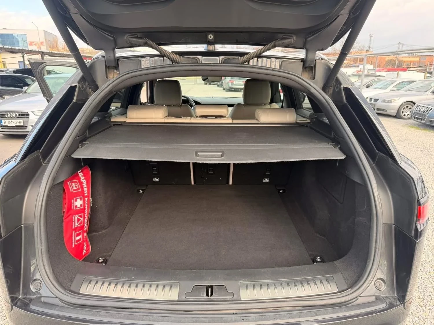 Land Rover Range Rover Velar R-Dynamite , снимка 14 - Автомобили и джипове - 53767906