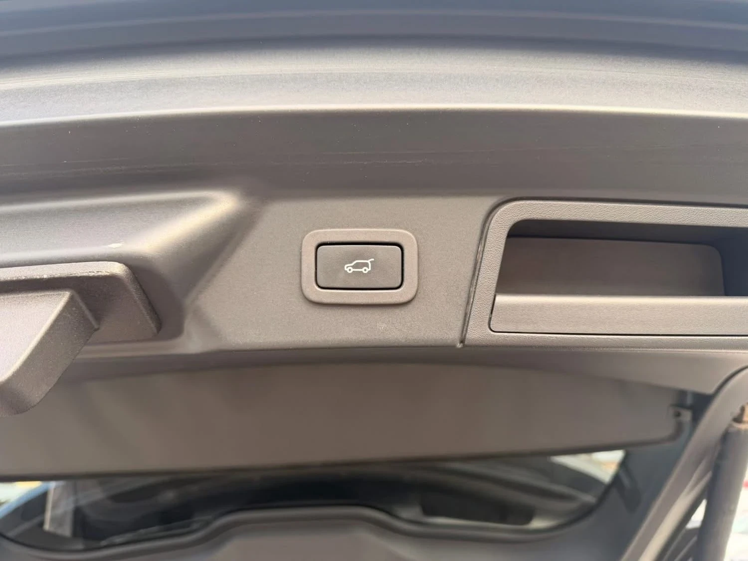 Land Rover Range Rover Velar R-Dynamite , снимка 16 - Автомобили и джипове - 53767906