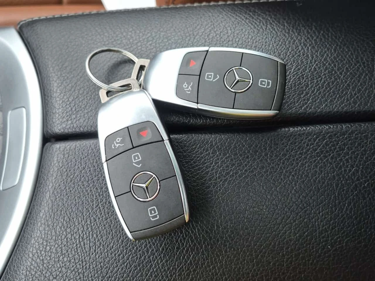 Mercedes-Benz GLE 300 ПОДГРЕВИ * ПАНО * KEYLESS * CARFAX * 2 КЛЮЧА, снимка 8 - Автомобили и джипове - 54348776