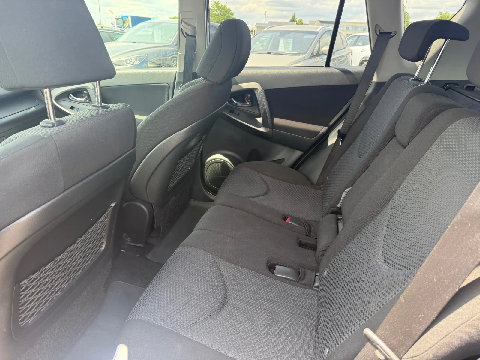 Toyota Rav4 2.0i 4x4 AUTOMAT, снимка 8 - Автомобили и джипове - 54965436