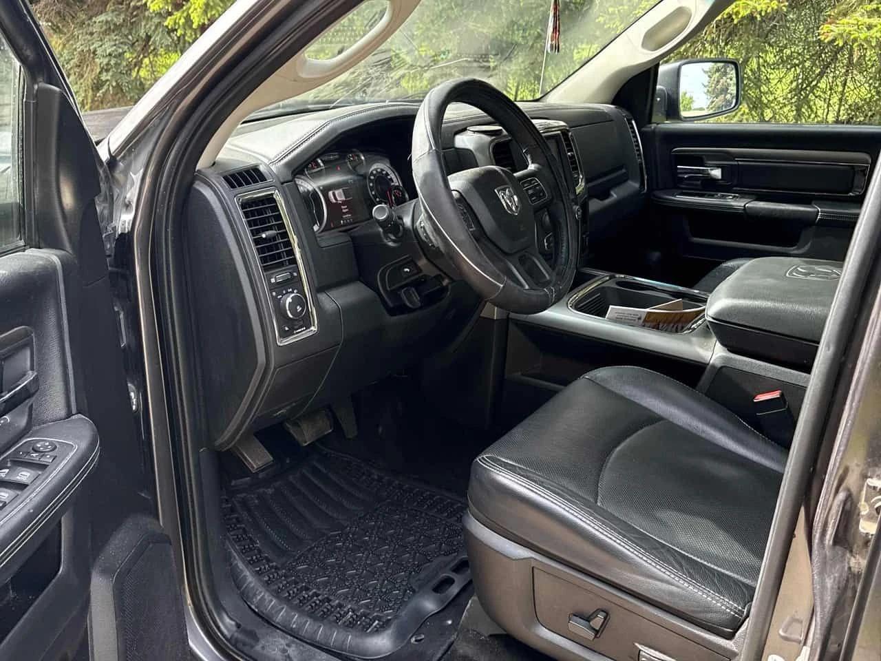 Dodge RAM 1500 * Sport * АВТОКРЕДИТ БЕЗ ПЪРВОНАЧАЛНА ВНОСКА* , снимка 5 - Автомобили и джипове - 55137979