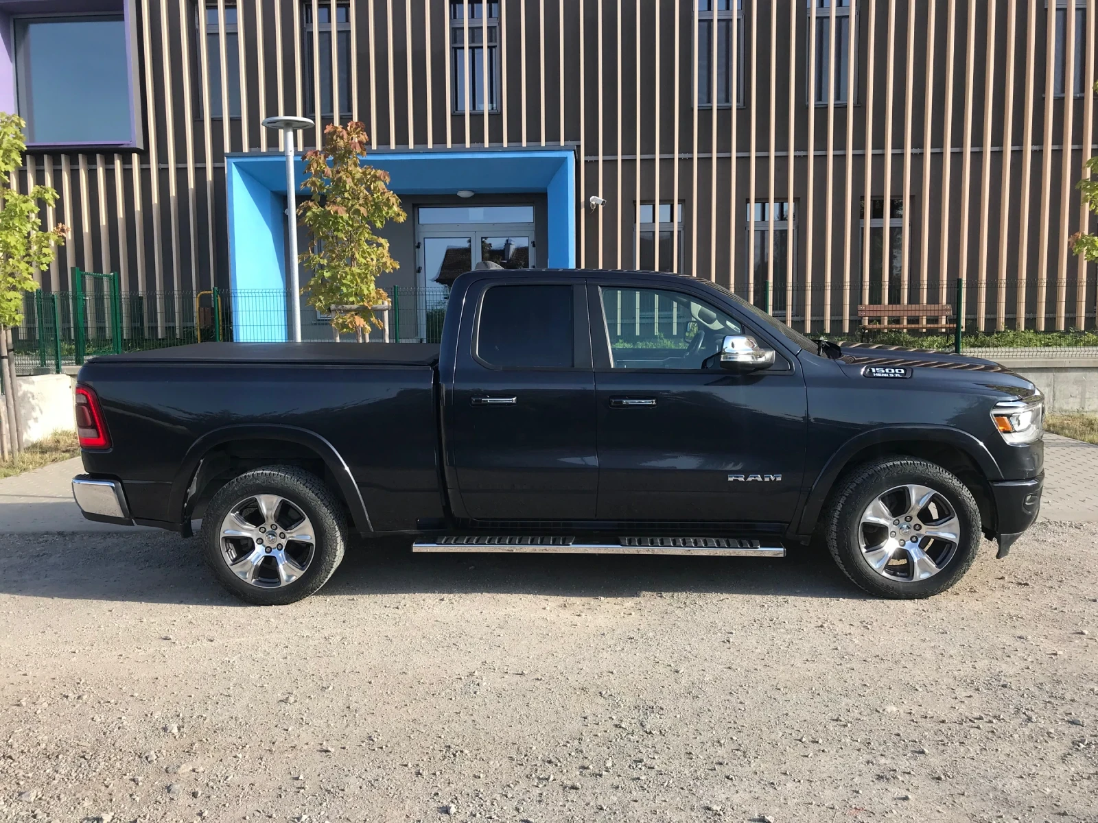 Dodge RAM 1500 Laramie 5.7 HEMI, снимка 5 - Автомобили и джипове - 55547242