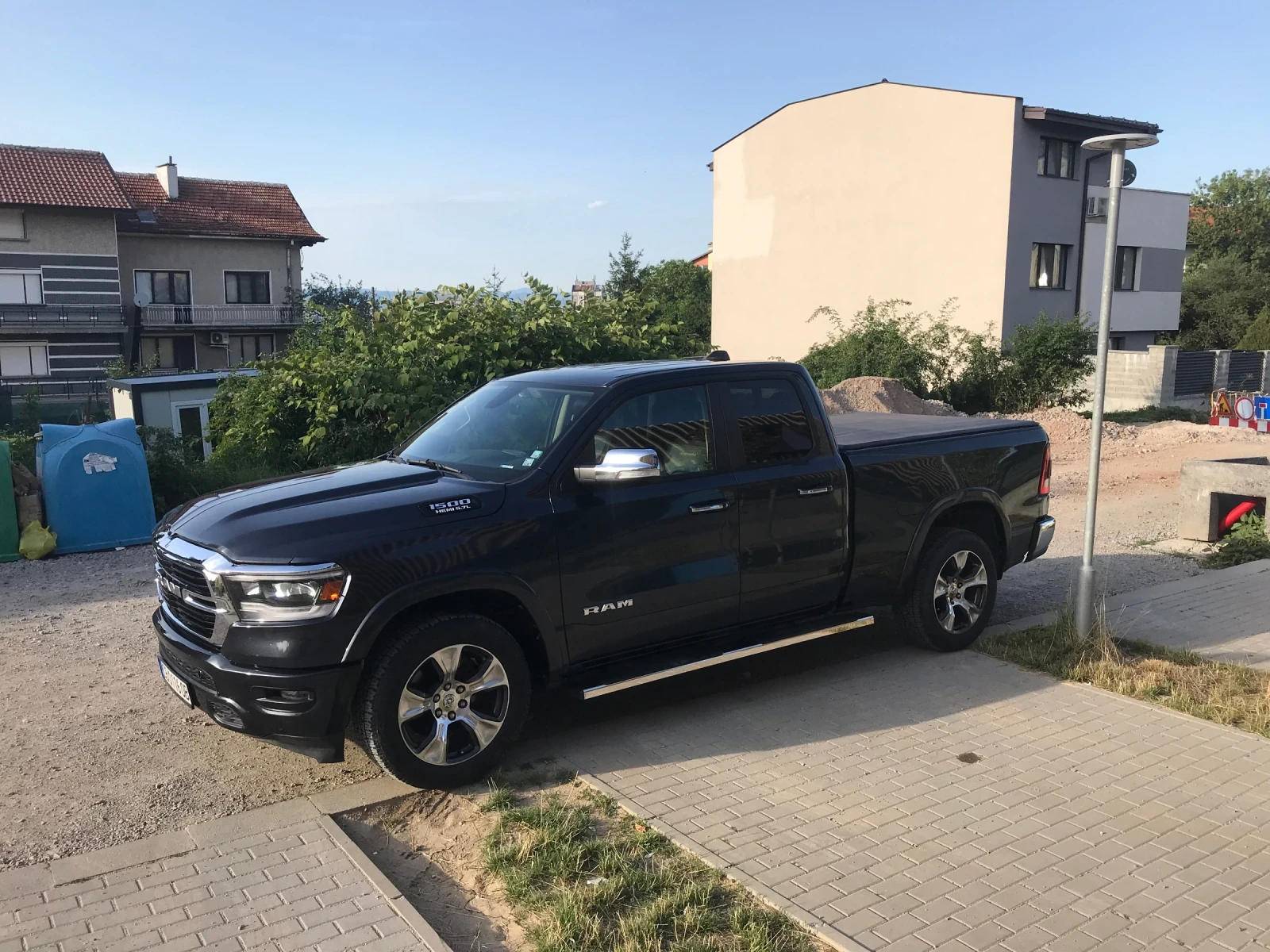 Dodge RAM 1500 Laramie 5.7 HEMI, снимка 4 - Автомобили и джипове - 55547242