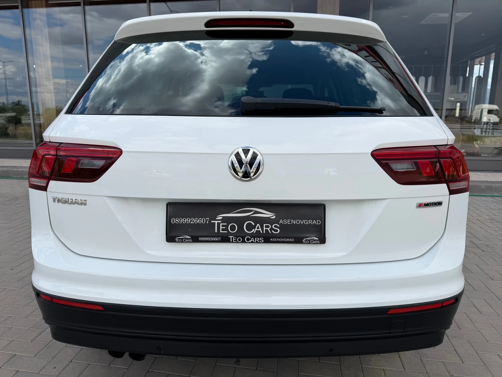 VW Tiguan 2.0 TDI 150к.с 4MOTION / DSG / NAVI / DISTRONIC, снимка 6 - Автомобили и джипове - 56200680