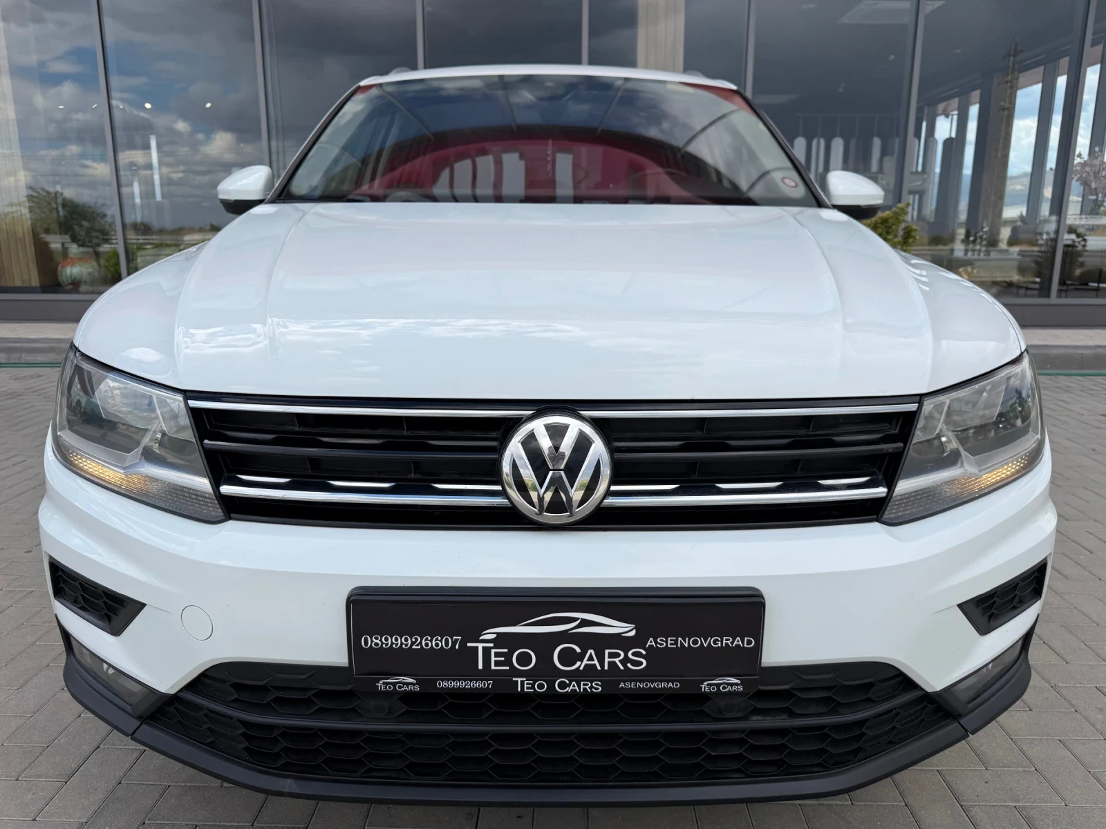 VW Tiguan 2.0 TDI 150к.с 4MOTION / DSG / NAVI / DISTRONIC, снимка 2 - Автомобили и джипове - 56200680