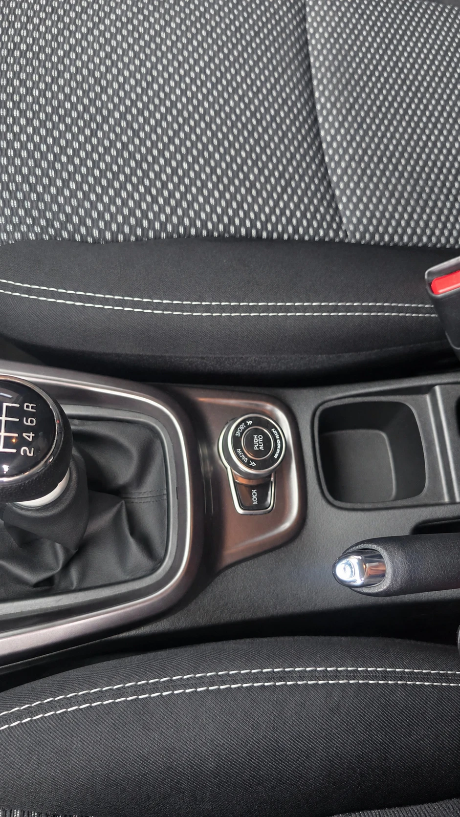 Suzuki Vitara GL+ MHEV, снимка 8 - Автомобили и джипове - 56647225