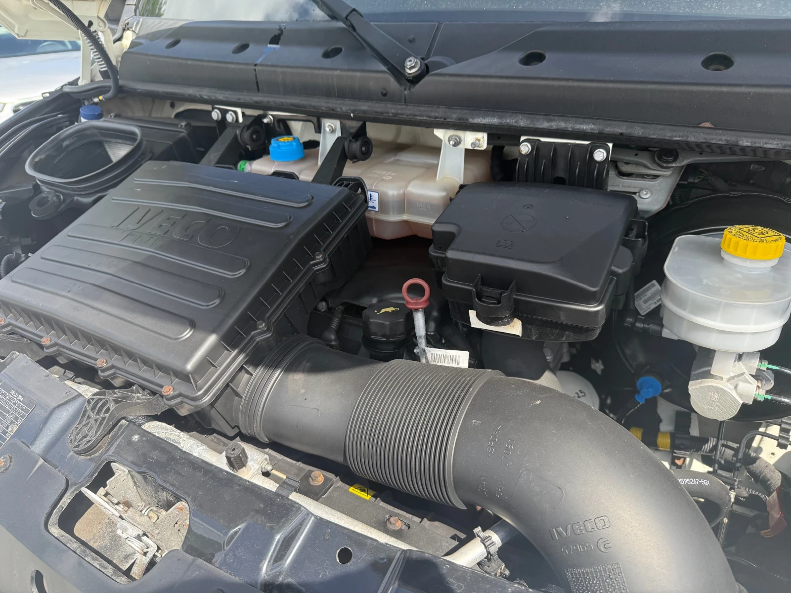 Iveco Daily 35C15 KAT Б 3.5Т БОРД КЛИМАТИК - изображение 3