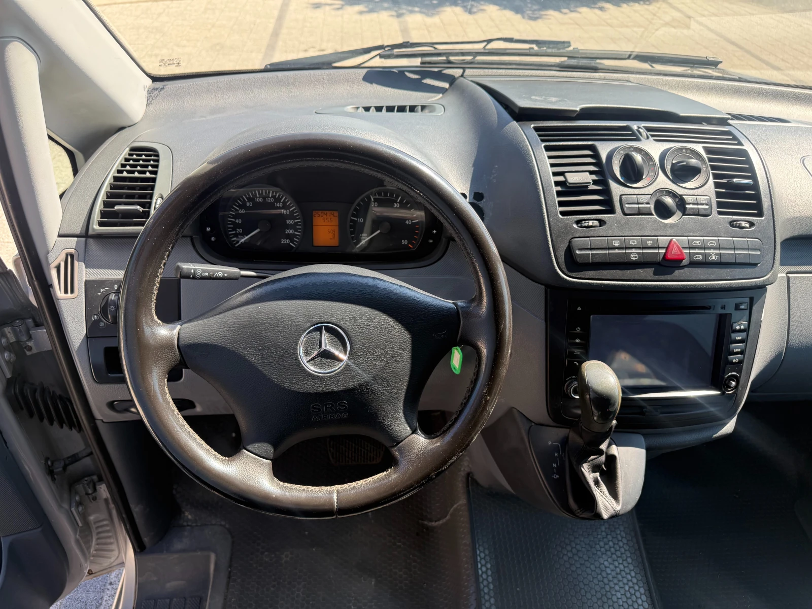 Mercedes-Benz Vito 3.0CDI V6 Товаропътнически 5-местен Long Клима , снимка 14 - Бусове и автобуси - 56007169
