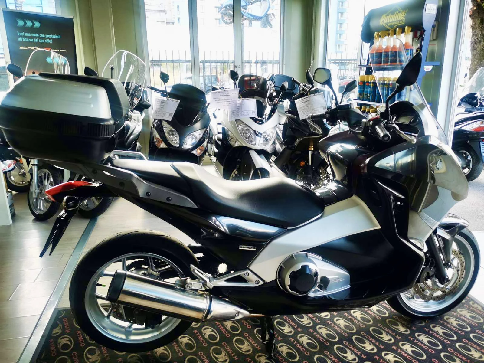 Honda Integra 700i ABS 2012. | Mobile.bg   13