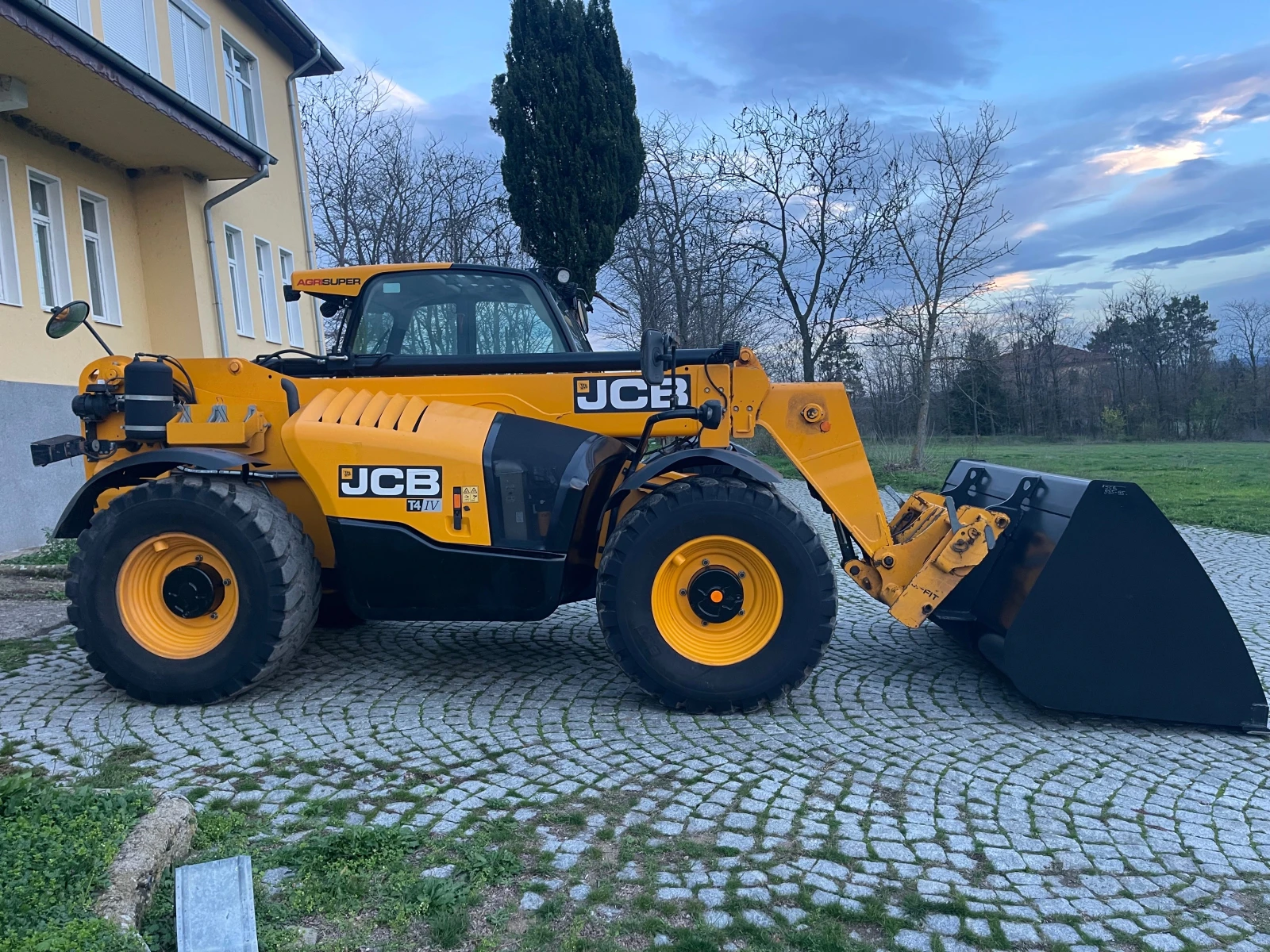 Телескопичен товарач JCB 535-95 AGRI SUPER ЛИЗИНГ - изображение 9