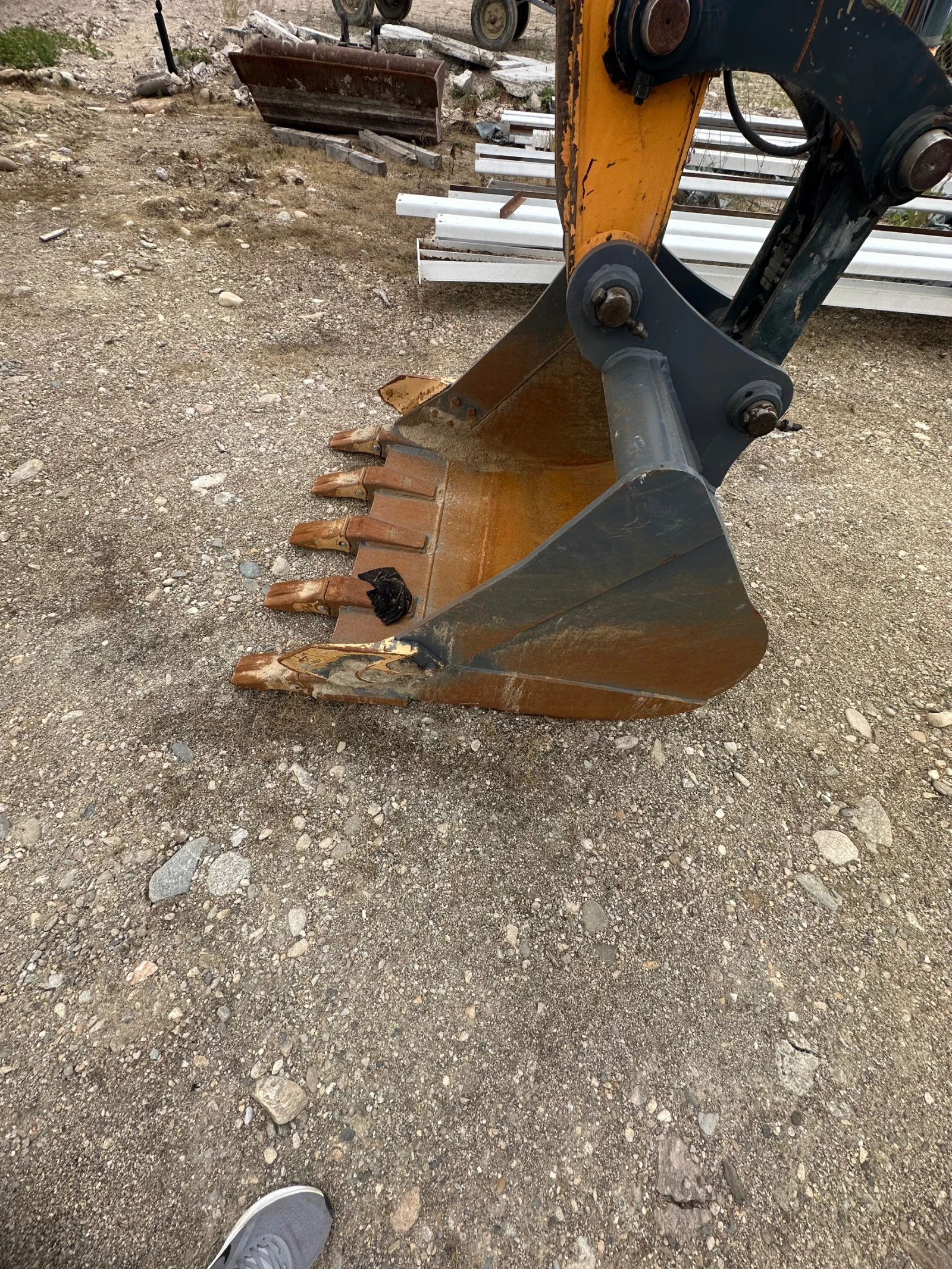 Багер Hyundai 140W-9A, снимка 5 - Индустриална техника - 54885353